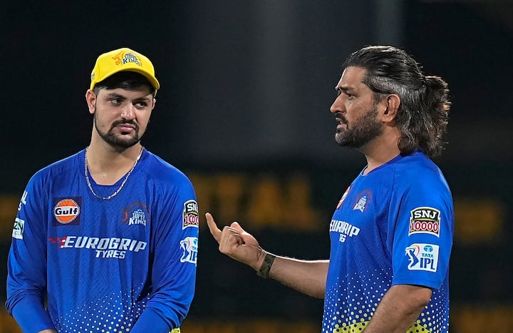 পাঞ্জাব কিংসের (Punjab Kings) ঘরের মাঠে গিয়ে ম্যাচ জিতেছে চেন্নাই সুপার কিংস (Chennai Super Kings)। রবিবার সেই ম্যাচে উইকেটকিপার হিসাবে নজির গড়েছেন মহেন্দ্র সিংহ ধোনি (MS Dhoni)।