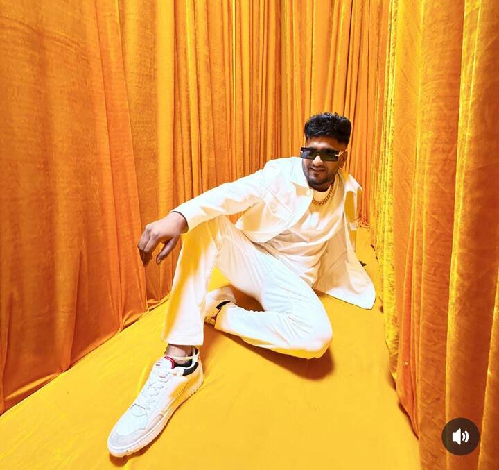 ਜੇ ਤੂੰ ਇੱਥੇ ਗਾਣਾ ਗਾਵੇਂ ਤਾਂ ਮੈਨੂੰ ਬਹੁਤ ਚੰਗਾ ਲੱਗੇਗਾ। ਇਸ ਤੋਂ ਬਾਅਦ ਜੀ ਖਾਨ ਨੇ ਸਟੇਜ 'ਤੇ ਇੱਕ ਗੀਤ ਸੁਣਾਇਆ। ਜੀ ਖਾਨ ਦਾ ਗਾਇਆ ਗਾਣਾ ਸਾਰਿਆਂ ਨੂੰ ਕਾਫੀ ਪਸੰਦ ਆਇਆ। ਇਸ ਤੋਂ ਬਾਅਦ ਸਭ ਨੇ ਜੀ ਖਾਨ ਦੇ ਟੈਲੇਂਟ ਦੀ ਕਾਫੀ ਤਾਰੀਫ ਕੀਤੀ।