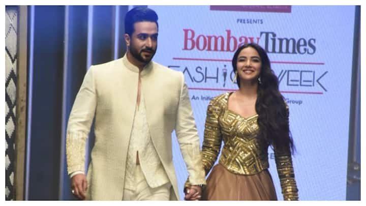 TV couple Jasmine Bhasin And Aly Goni walked the ramp at the Bombay Times Fashion Week in Mumbai.