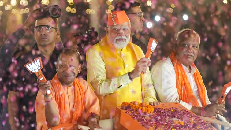 PM Modi On Akhilesh Yadav Dimple Yadav Priyanka Gandhi Rahul Gandhi in UP Ayodhya Ram Mandir Lok Sabha Election 2024: अखिलेश और डिंपल किस बात से डरते हैं? रामलला के दर्शन करने गए पीएम मोदी ने बताया