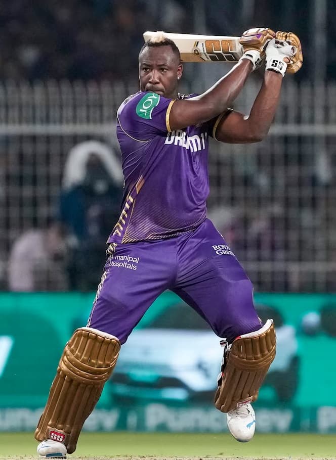 રસેલની વાત કરીએ તો તેણે IPLની આ સીઝનની 11 મેચમાં 198 રન બનાવ્યા છે અને બોલિંગ દરમિયાન 13 વિકેટ લીધી છે.