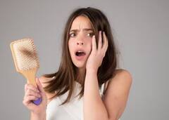 Hair Fall: ਜੇਕਰ ਤੁਸੀਂ ਵੀ ਝੜਦੇ ਵਾਲਾਂ ਤੋਂ ਹੋ ਪਰੇਸ਼ਾਨ, ਤਾਂ ਰੋਜ਼ ਖਾਣੀਆਂ ਸ਼ੁਰੂ ਕਰ ਦਿਓ ਆਹ ਚੀਜ਼ਾਂ