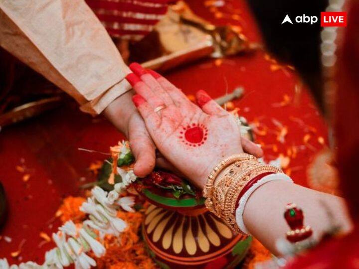 To overcome delay in marriage or obstacles in marriage, you can overcome your problems with these surefire remedies on the day of monthly Shivratri.