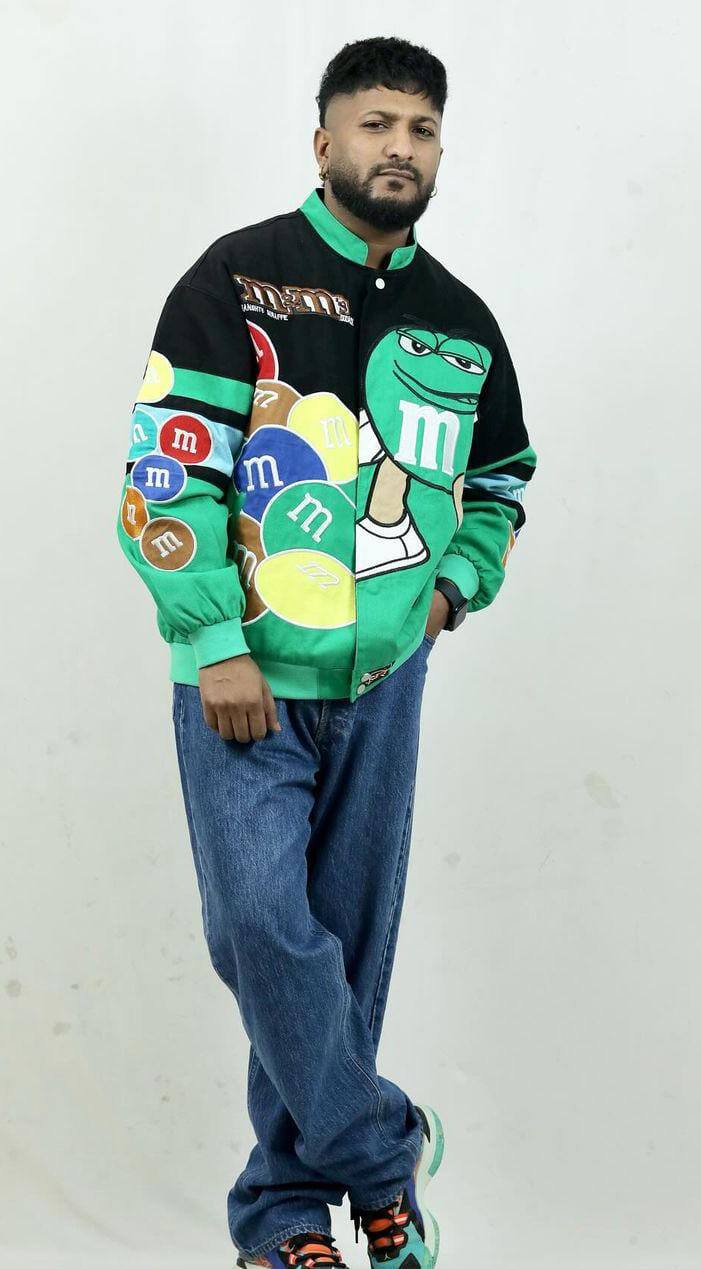 ਜੀ ਖਾਨ ਉਰਫ ਗੁਲਸ਼ਨ ਖਾਨ ਦਾ ਜਨਮ 8 ਅਪ੍ਰੈਲ਼ ਨੂੰ ਹੋਇਆ ਸੀ। ਉਸ ਦਾ ਜਨਮ ਬਰਨਾਲਾ ਦੇ ਪਿੰਡ ਭਦੌੜ ਵਿਖੇ ਹੋਇਆ ਸੀ। ਜੀ ਖਾਨ ਬਾਰੇ ਕਿਹਾ ਜਾਂਦਾ ਹੈ ਕਿ ਉਹ ਬਚਪਨ ਤੋਂ ਹੀ ਕਾਫੀ ਸ਼ਰਾਰਤੀ ਸੀ।