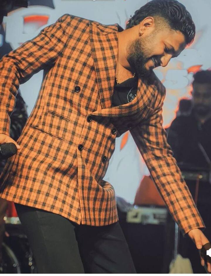 ਜੀ ਖਾਨ ਦਾ ਪੜ੍ਹਾਈ ;ਚ ਜ਼ਰਾ ਵੀ ਮਨ ਨਹੀਂ ਲੱਗਦਾ ਸੀ। ਉਹ ਜਦੋਂ 7ਵੀਂ 'ਚੋਂ ਫੇਲ੍ਹ ਹੋਇਆ ਤਾਂ ਉਸ ਨੇ ਪੜ੍ਹਾਈ ਛੱਡ ਦਿੱਤੀ। ਇਹ ਉਦੋਂ ਦੀ ਗੱਲ ਹੈ ਜਦੋਂ ਜੀ ਖਾਨ ਦੇ ਪਰਿਵਾਰ ਦੀ ਆਰਥਿਕ ਹਾਲਤ ਕਾਫੀ ਮਾੜੀ ਸੀ। ਇਸੇ ਲਈ ਜੀ ਖਾਨ ਨੂੰ ਪੜ੍ਹਾਈ ਛੱਡਣ ਤੋਂ ਬਾਅਦ ਨੌਕਰੀ ਕਰਨੀ ਪਈ ਸੀ।