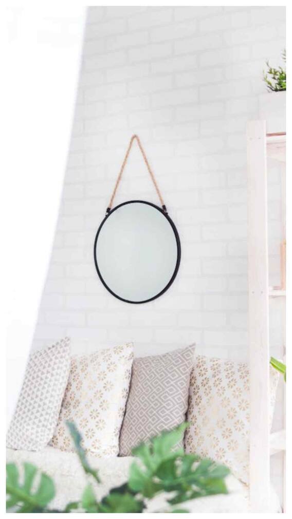 ઘરની આ દિશામાં રાખો અરીસો, પૈસાની ક્યારેય નહીં થાય કમી