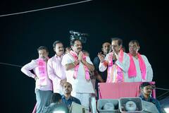 In Pics: కామారెడ్డిలో కేసీఆర్ రోడ్ షో, ఛాయ్ షాపులో పకోడీలు తిన్న బీఆర్ఎస్ చీఫ్