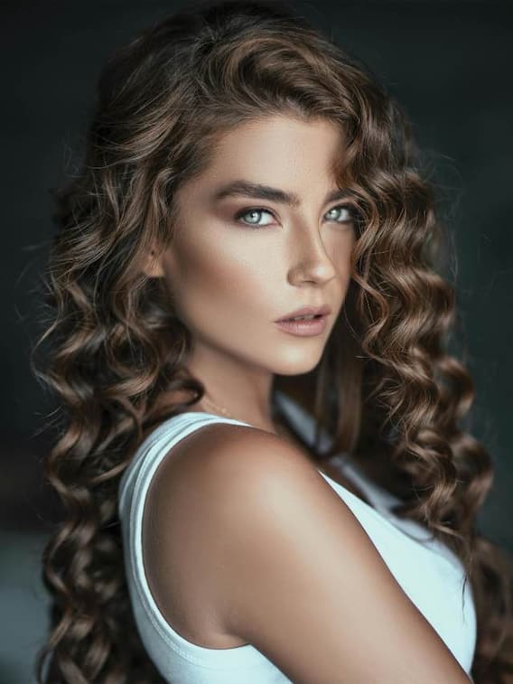 कैसे बालों को कर सकते हैं घुंघराले?