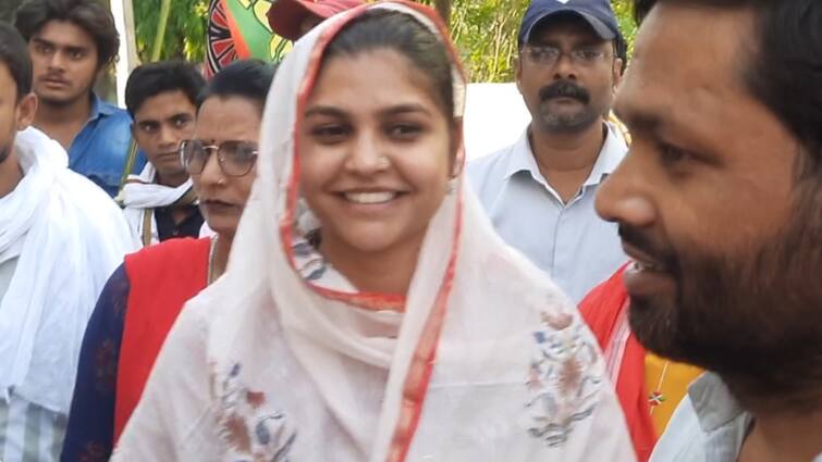 UP Lok Sabha Elections 2024 Afzal Ansari Daughter Nusrat Ansari purchased nomination Set ann UP Lok Sabha Election 2024: गाजीपुर सीट से अफजाल अंसारी की बेटी नुसरत लड़ेंगी चुनाव? खरीदा गया नामांकन पत्र