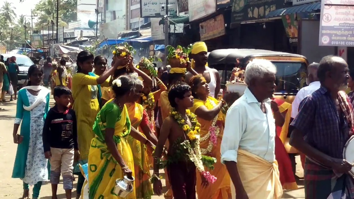 தொடங்கியது புகழ்பெற்ற தேனி வீரபாண்டி கௌமாரியம்மன் கோயில் திருவிழா - ஆயிரக்கணக்கில் குவிந்த பக்தர்கள்