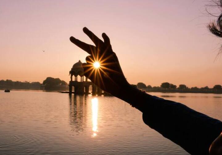 ਇੱਥੋਂ ਦੀ ਕੁਦਰਤੀ ਸੁੰਦਰਤਾ ਦੇਖਣ ਵਾਲੀ ਹੈ। ਇਸ ਨੂੰ ਦੇਖਣ ਲਈ ਦੂਰ-ਦੂਰ ਤੋਂ ਸੈਲਾਨੀ ਇੱਥੇ ਆਉਂਦੇ ਹਨ। ਇਹੀ ਕਾਰਨ ਹੈ ਕਿ ਇਸ ਨੂੰ ਭਾਰਤ ਦਾ ਸਵਿਟਜ਼ਰਲੈਂਡ ਵੀ ਕਿਹਾ ਜਾਂਦਾ ਹੈ।