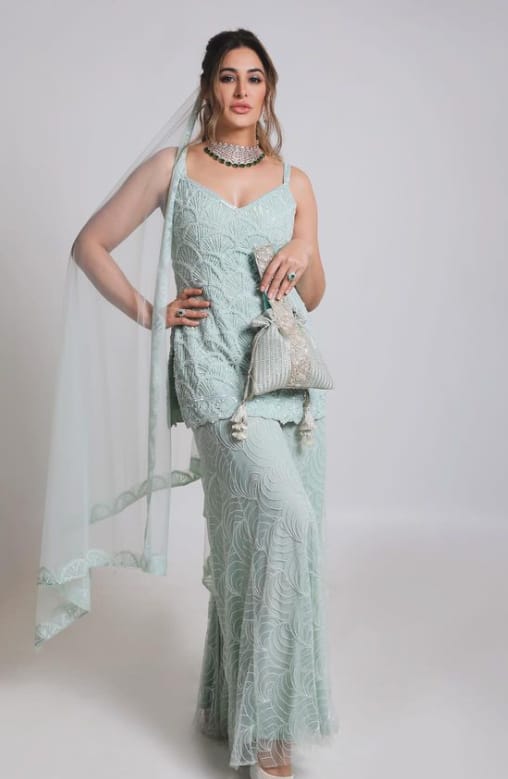 बहुत लोग समझते हैं कि एक्ट्रेस नगरिस फाखरी धर्म से मुस्लिम हैं, लेकिन ऐसा नहीं है, वह क्रिश्चियन धर्म से ताल्लुक रखती हैं.