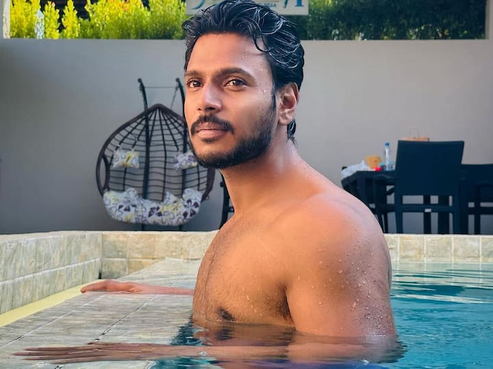 இந்த படத்தில் பலரும் நடித்து இருந்தாலும், தனக்கான அடையாளத்தை பெற்று, இன்று வரை மாநகரம் புகழ் சந்தீப் கிஷன் என்றே அழைக்கப்படுகிறார்.