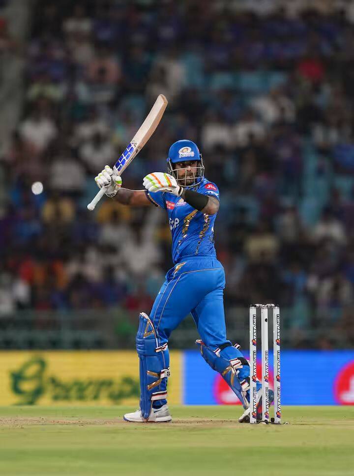 सूर्याने आयपीएल 2024 मध्ये 9 सामने खेळले आहेत आणि या कालावधीत त्याने 334 धावा केल्या आहेत. यामध्ये त्याने एक शतक आणि 3 अर्धशतक लगावली आहेत. (Image Credit-Social Media)