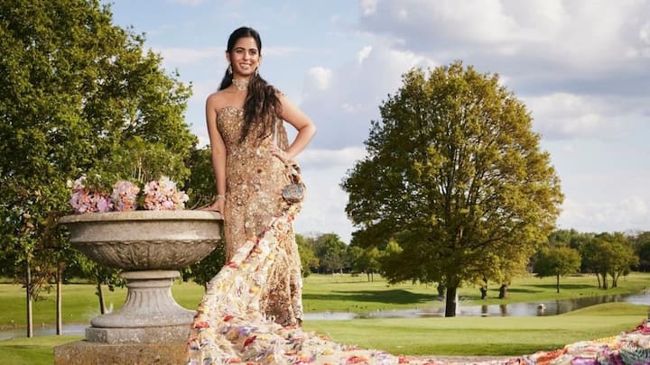 Giving the nod to the Met Gala theme, 'The Garden of Time', Isha Ambani made a glamorous appearance at the most awaited ball.