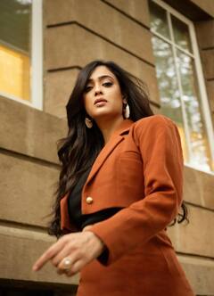 Beach Pics: શ્વેતા તિવારીનો બીચ પર મસ્તીભર્યો અંદાજ, 43ની ઉંમરમાં શૉર્ટ ડ્રેસમાં ફ્લૉન્ટ કર્વી ફિગર, ફેન્સ ફિદા.....