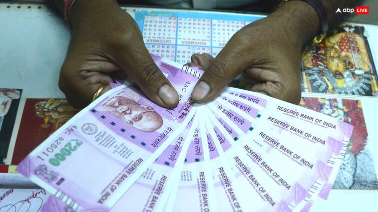 exchange two thousand rupee notes form for change money 2000 Rupee Note: दो हजार रुपये के नोट बदलने का अब भी है मौका, बस करना होगा ये काम