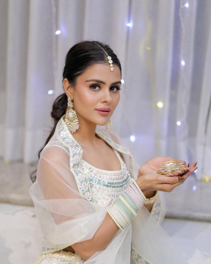 प्रियंका चाहर चौधरी कितनी स्ट्रॉन्ग पर्सनैलिटी हैं ये तो सबने बिग बॉस 16 में देख ही लिया था. उनकी बोल्डनेस और स्टाइल ने सभी का दिल जीता था.