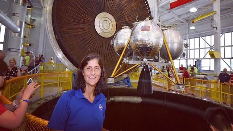Indian-origin astronaut  Sunita Williams set for third space flight ભારતીય મૂળની સુનીતા વિલિયમ્સ ફરી રચશે ઇતિહાસ, 12 વર્ષ પછી કરશે અંતરિક્ષ યાત્રા