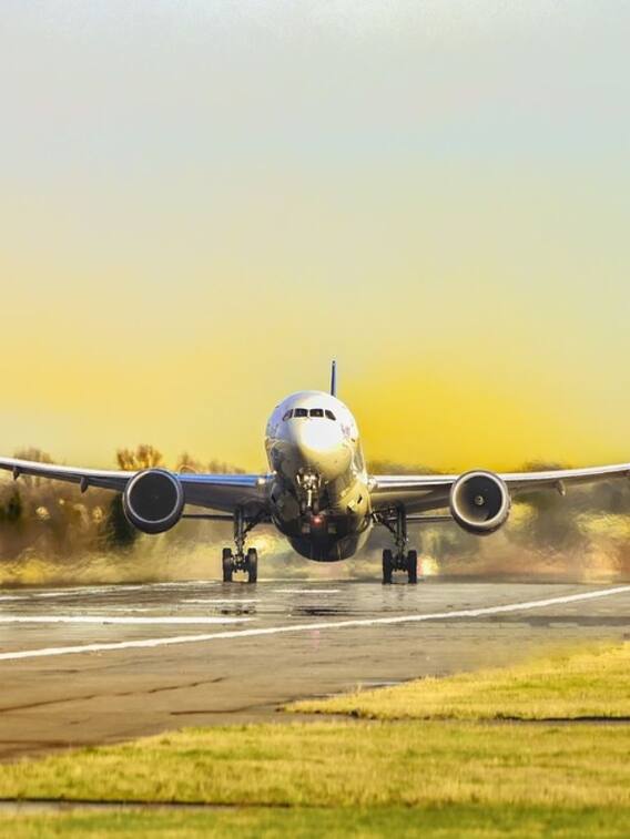 लैंडिंग के वक्त प्लेन के पहियों से क्यों निकलता है धुआं?