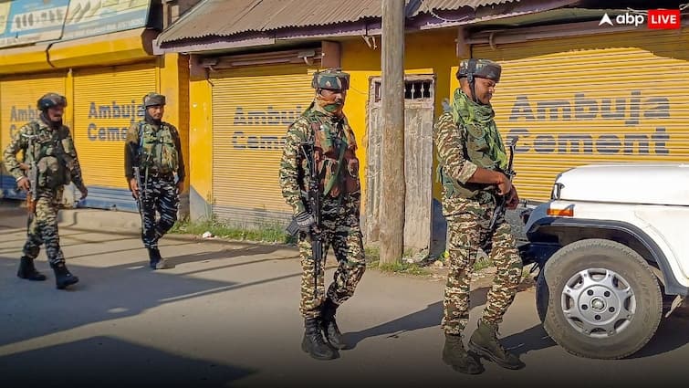 Jammu Kashmir Another encounter broke out between terrorist and security forces in the Gandoh sub division of the Doda district Encounter: ડોડામાં આતંકી અને સુરક્ષાદળો વચ્ચે વધુ એક અથડામણ, SOG જવાન ઘાયલ