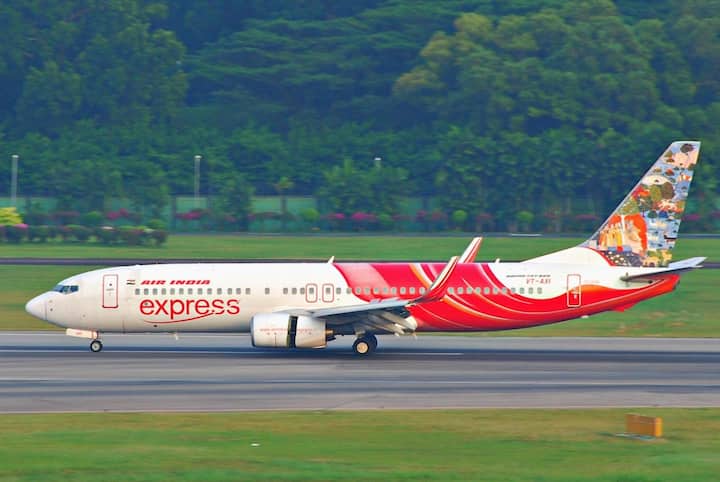 Air India Express, Hundreds of Air India Express employees sacked by airlines Air India Express: એર ઈન્ડિયા એક્સપ્રેસે એક સાથે બીમાર પડેલ તમામ કર્મચારીઓને નોકરીમાંથી કાઢી મૂક્યા