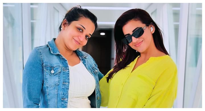 Bhojpuri actress Akshara Singh, on Wednesday, shared candid pictures with her travel partner of the day Monalisa, with fans cheering for their favourites.
