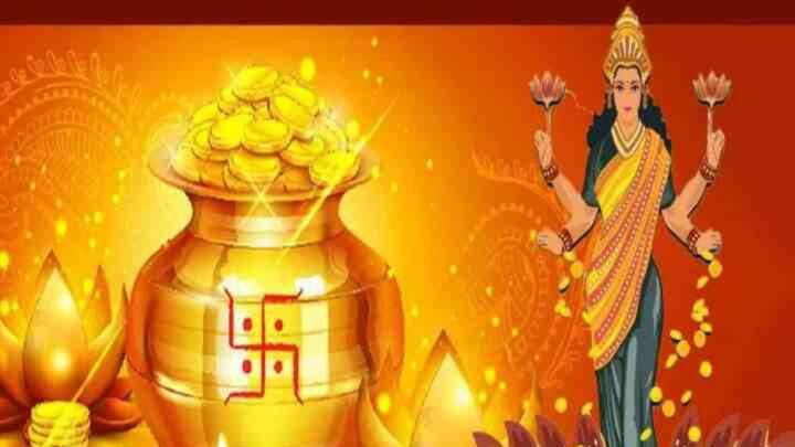 শুক্রবার দেবী লক্ষ্মীর আরাধনার জন্য সেরা দিন বলে মনে করা হয়।