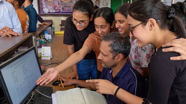 ন্যাশনাল টেস্টিং এজেন্সি এই পরীক্ষা আয়োজন করে থাকে। এবারে ১৬ জুন হওয়ার কথা ছিল এই নেট পরীক্ষা। কিছুদিন আগে এই তারিখ বদলে দেওয়া হয়। ছবি- পিটিআই