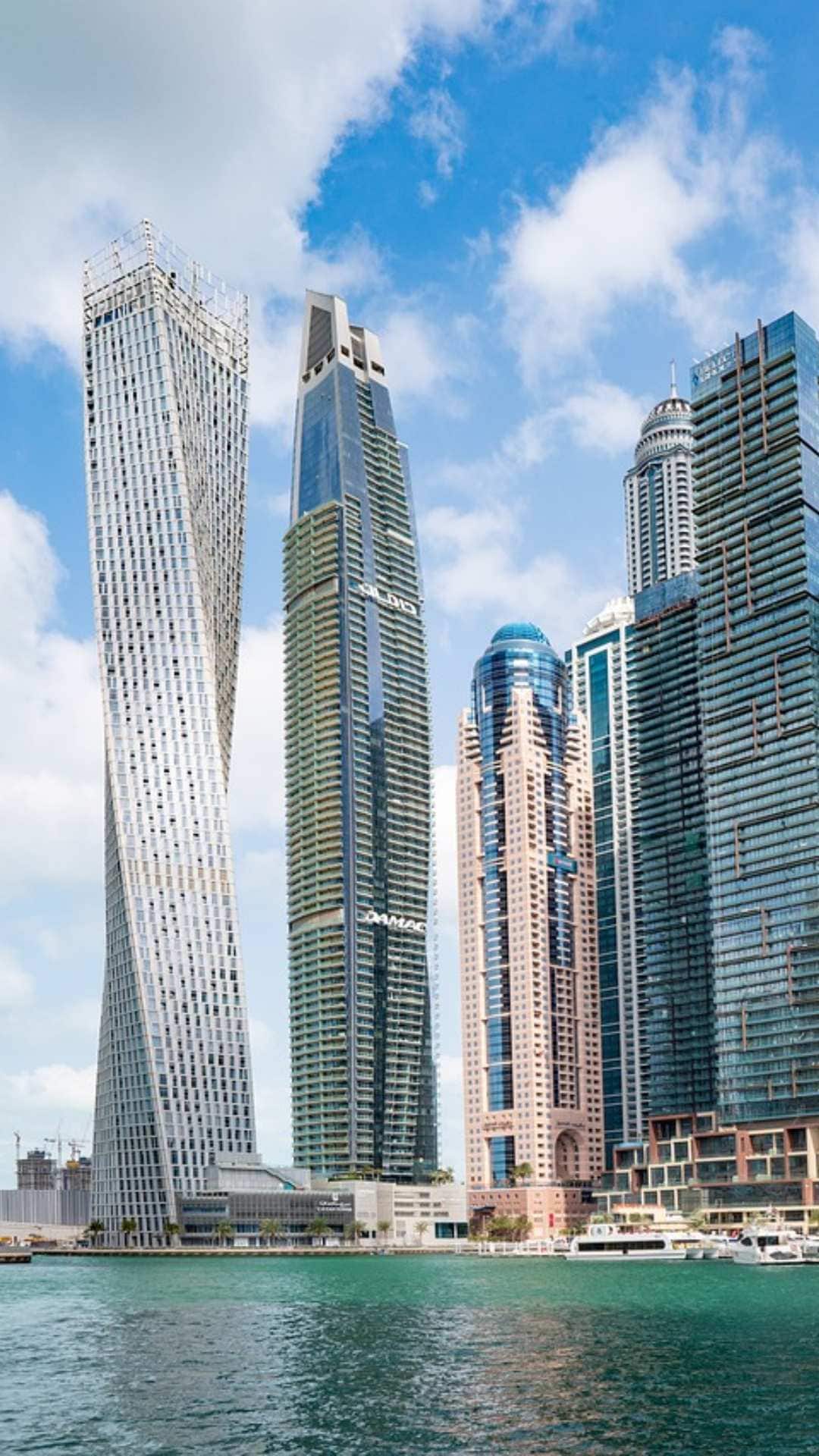 घुमने जाने के लिए दुबई काफी