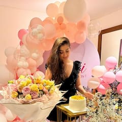 Raai Laxmi Photos: రాయ్ లక్ష్మి 35వ బర్త్ డే సెలబ్రేషన్ పిక్స్ చూశారా!