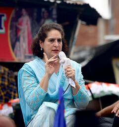 रायबरेली में प्रियंका गांधी की सभाओं में उमड़ी भीड़, सामने आईं तस्वीरें, कांग्रेस नेता बोलीं- जनता ने फैसला कर लिया...