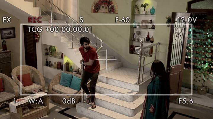 এই প্রমাণ জোগাড়ের লড়াইয়ে চাঁদকে বাঁচাতে গিয়ে সোহাগ আহত হয়। তার ওপরে আবার এই অসহ্য গরম।