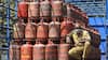 LPG Price Reduced: LPG सिलेंडरच्या किंमतीत 30 रुपयांची घट; तुमच्या शहरांत किती रुपयांना मिळणार?