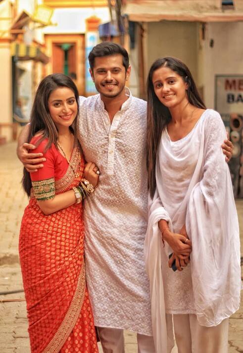 ‘गुम है किसी के प्यार में’ शो में ऐश्वर्या शर्मा ने भी अपने रोल से खूब चर्चा बटोरी थी. हालांकि शो छोड़ने के बाद ऐश्वर्या और आयशा सिंह के बीच कुछ गलतफहमी हो गई थी जिसके बाद इन दोनों अभिनेत्रियों ने एक दूसरे से दूरी बना ली थी और इंस्टाग्राम पर अनफॉलो भी कर दिया था.