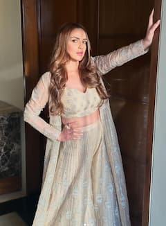 जब पहली बार धर्मेंद्र की पहली पत्नी से मिली थीं ईशा देओल, सौतेली मां को देख ऐसा था एक्ट्रेस का रिएक्शन