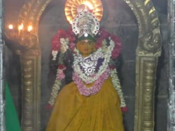 Karur D. Chellandipalayam  Bhagwati amman temple Amavasai Abhishekam - TNN கரூர் டி.செல்லாண்டிபாளையம் பகவதி அம்மனுக்கு அமாவாசை அபிஷேகம் - திரளான பக்தர்கள் பங்கேற்பு