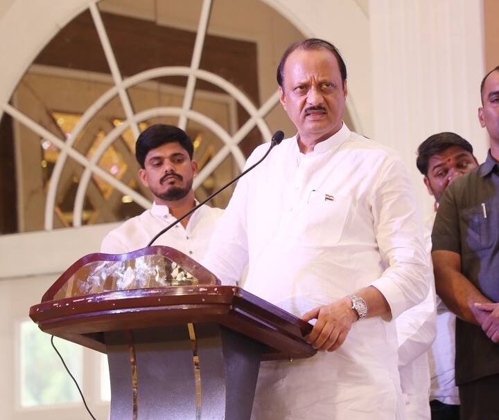 बारामतीच्या निवडणूक आयोगाकडे झालेल्या तक्रारीवर ते म्हणाले की, दोघांनीही एकमेकांवर तक्रारी केल्या आहेत. अशा तक्रारी होत असतात त्याबाबत निवडणूक आयोगाने निर्णय घ्यावा, पीडीसीसी बँक उघडी असेल तर चौकशी करावी सीसीटीव्ही पाहून कारवाई करावी, असे ते म्हणाले.