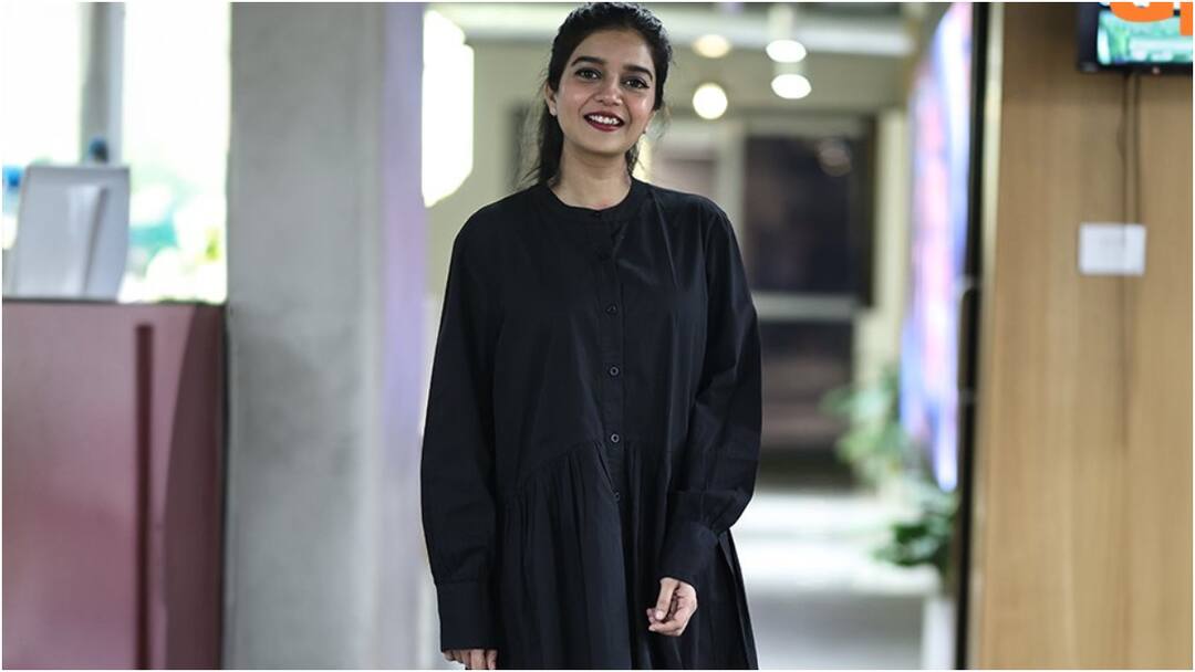 Swathi Reddy: ‘ఛీ.. నీ బ్రతుకు’ అంటూ స్వాతిపై నెటిజన్ నెగిటివ్ కామెంట్ - ఆమె రిప్లై చూస్తే ఫ్యాన్ అయిపోతారు! Swathi Reddy replies to a netizen who made a negative comment on her instagram story Swathi Reddy: ‘ఛీ.. నీ బ్రతుకు’ అంటూ స్వాతిపై నెటిజన్ నెగిటివ్ కామెంట్ - ఆమె రిప్లై చూస్తే ఫ్యాన్ అయిపోతారు!