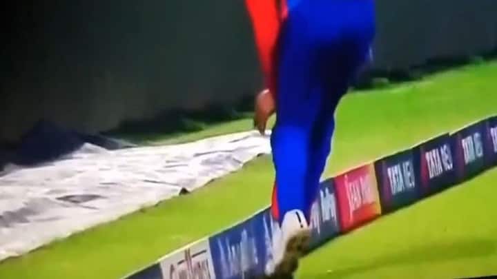 Sanju Samson Out Or Not Out TV Umpire Michael Gough Contentious Decision DC vs RR Viral Video Watch Sanju Samson Out Or Not Out? TV Umpire Gives Contentious Decision In Favour Of Fielding Team In DC vs RR- WATCH