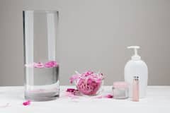 Rose Water: गर्मी के दिनों में इस चीज को रोजाना अपने चेहरे पर लगाने से त्वचा रहेगी स्वस्थ