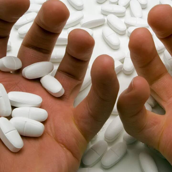 ਅੱਜ ਅਸੀਂ ਤੁਹਾਨੂੰ ਦੱਸਾਂਗੇ ਕਿ ਦਰਦ ਨਿਵਾਰਕ ਦਵਾਈਆਂ ਸਿਹਤ ਨੂੰ ਕਿੰਨਾ ਨੁਕਸਾਨ ਪਹੁੰਚਾ ਸਕਦੀਆਂ ਹਨ।