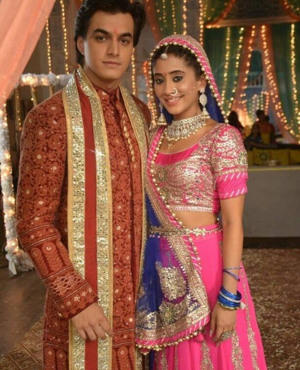 लेकिन फिर दोनों ने एक दूसरे को इंस्टाग्राम पर अनफॉलो कर सभी को हैरान कर दिया था. अब टीवी की ये पॉपुलर जोड़ी एक दूसरे से बात तक नहीं करती है.