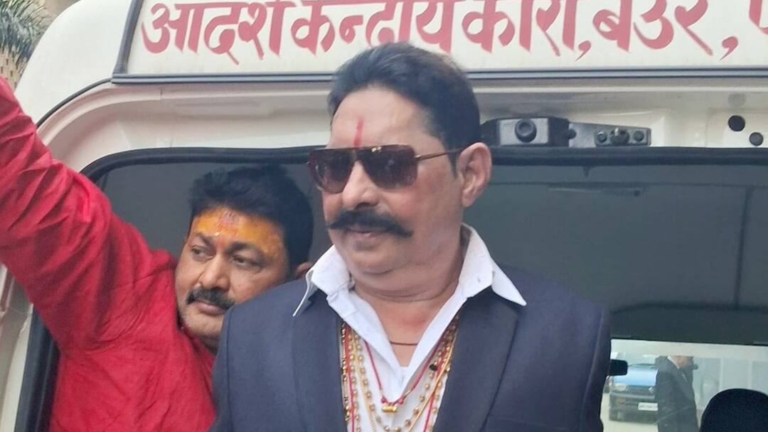 Anant Singh: पैरोल को लेकर अनंत सिंह को पटना हाई कोर्ट ने दिया झटका, कहा- 'मामला काफी संगीन है' Patna High Court gave decision regarding Anant Singh parole Anant Singh: पैरोल को लेकर अनंत सिंह को पटना हाई कोर्ट ने दिया झटका, कहा- 'मामला काफी संगीन है'