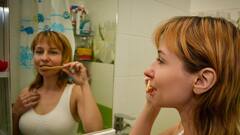 Toothbrush Care: বাথরুমে টুথব্রাশ রাখেন! অভ্যাস বদলান এখনই