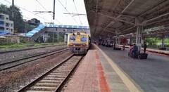 Nagpur News : 'सब-वे' च्या निर्मितीमुळे डझनभर रेल्वे गाड्या रद्द; ऐन उन्हाळ्यात प्रवाशांची गैरसोय