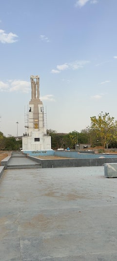 Rajasthan University में 75 फीट ऊंचा संविधान पार्क बनकर तैयार, तस्वीरों के जरिए जानें क्यों है खास?