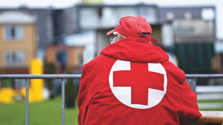 Today is Red Cross Day, do you know today is special World Red Cross Day 2024: రెడ్ క్రాస్‌కు 157 ఏళ్ల చరిత్ర ఉందని తెలుసా? అసలు ఈ సంస్థను ఎందుకు ఏర్పాటు చేశారు?