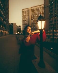 Meenakshi Chaudhary Latest Photos: గుంటూరు మిర్చిలా ఘాటుగా ఉన్న మీనాక్షి !