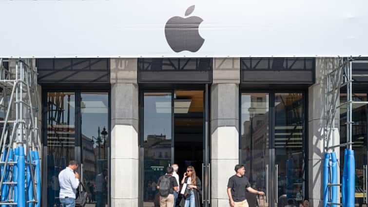 Apple AI Chips Software Data Centers artificial intelligence WSJ Apple Working To Make AI Chips For Data Centres: Report